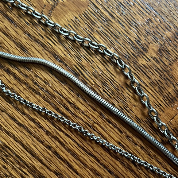 Hobo International White Patent Leather Clutch Purse Wallet Silver Chains - Picture 7 of 7